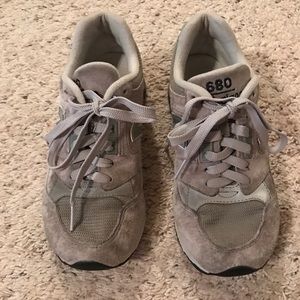 Women's size 7 new balance 680's